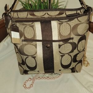 🔥 NWOT Coach Signature Monogram Hampton 🔥